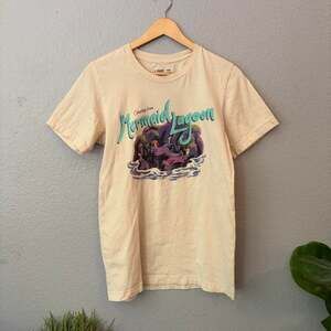 Men's Cream and White T-shirt
